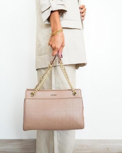 شنطة نسائية آن عملية باللون البني