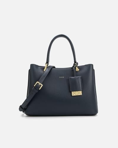 ‎ شنطة نسائية كلاسيك باللون الأزرق