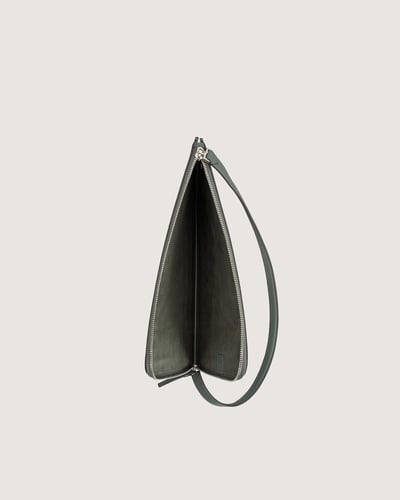 شنط باوتش آن للجنسين من الجلد بلون أخضر