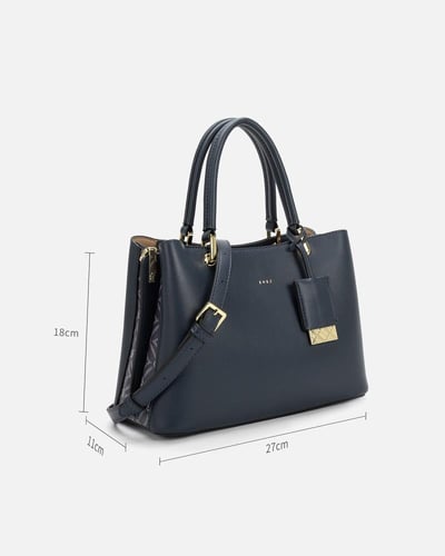 ‎ شنطة نسائية كلاسيك باللون الأزرق