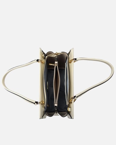 شنطة نسائية آن كلاسيك بلون أبيض