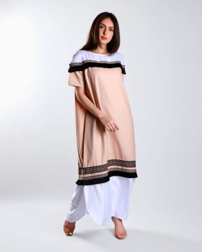 جلابية نسائية الفي اند كو باللونين الأبيض والوردي