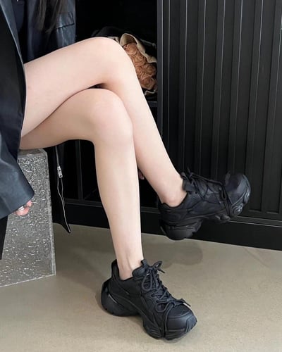 ‎ حذاء نسائي بكعب كلاسيك بلون أسود