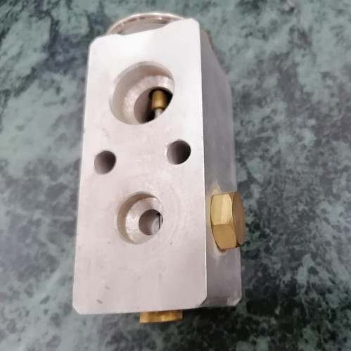 #10978C بلف مكيف سياره كراسلر / EXPANSION VALVE CH...