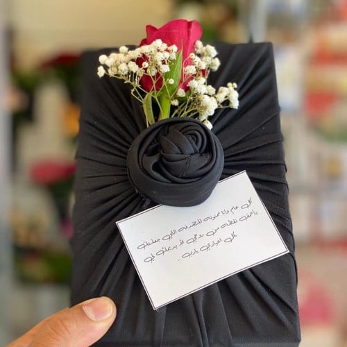 تغليف قماش مع الورد