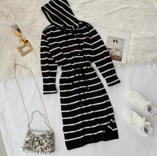 فستان مخطط ابيض واسود