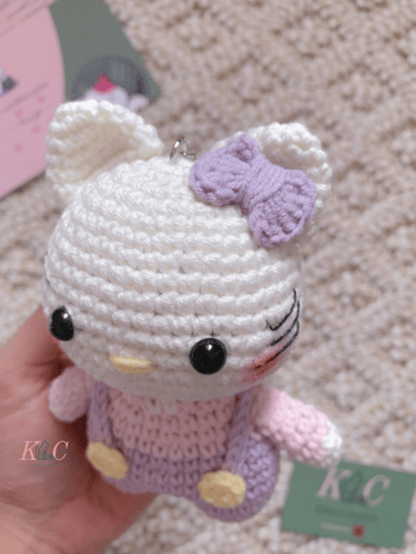 ميدالية hello kitty