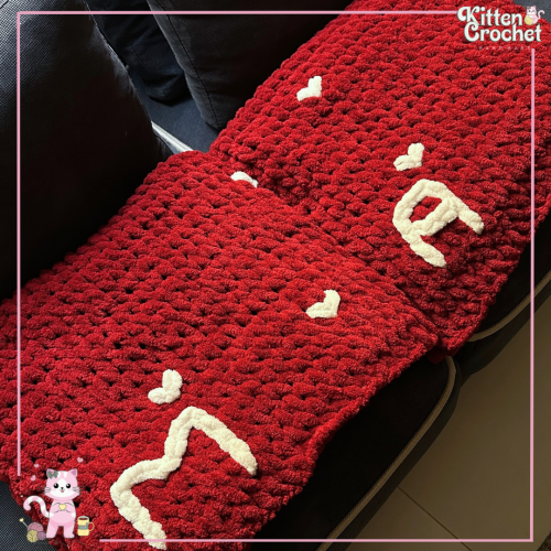 بطانية قلوب مع حرف