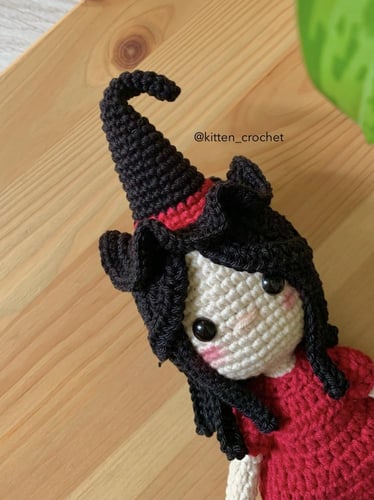 دمية الساحرة اللطيفة