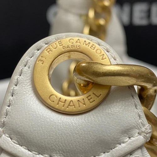 حقيبة شانيل هوبو ماكسي