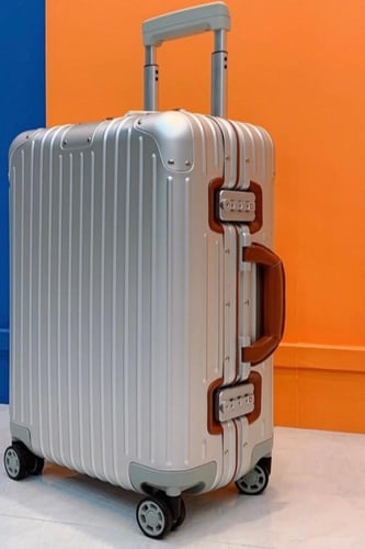 حقيبة سفر RIMOWA