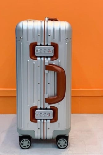 حقيبة سفر RIMOWA
