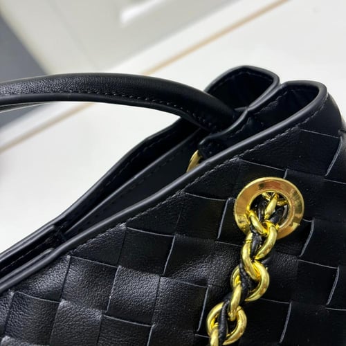 حقيبة بوتيغا أنديامو صغيرة بسلسلة