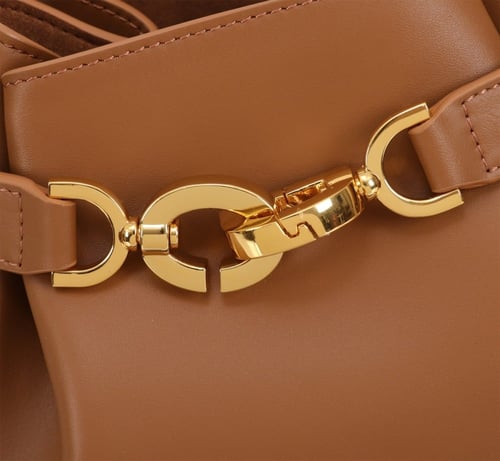 شنطة ديور الدلو