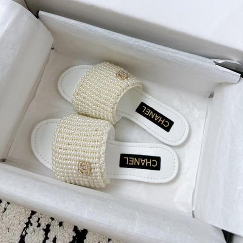 حذاء شانيل اللؤلؤي و الأسود