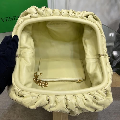 حقيبة بوتيغا كلاتش ذا باوتش