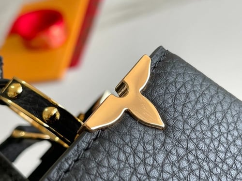 لويس CAPUCINES ماستر