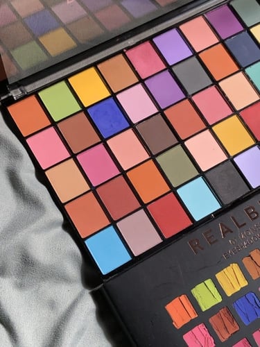 ايشادو بألوان مبهجة