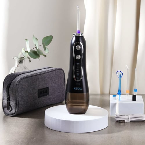 جهاز خيط الاسنان المائي