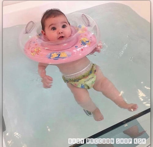 عوامة السباحة للرضيع