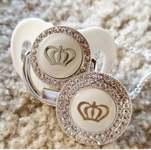 لهاية رضيع مع حامل