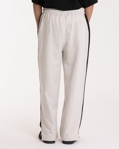 Side embroidered with straight black line trousers