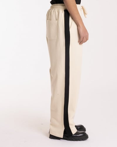 Side embroidered with straight black line trousers