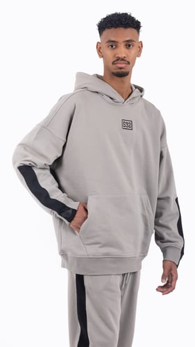 طقم هودي تصميم لاين