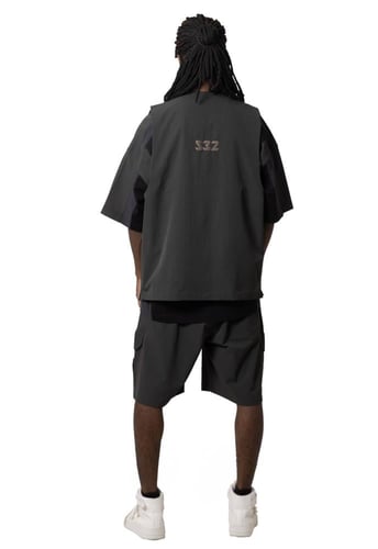 Set = T-shirt + vest + shorts