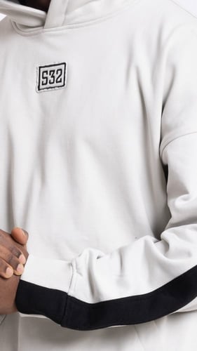 طقم هودي تصميم لاين