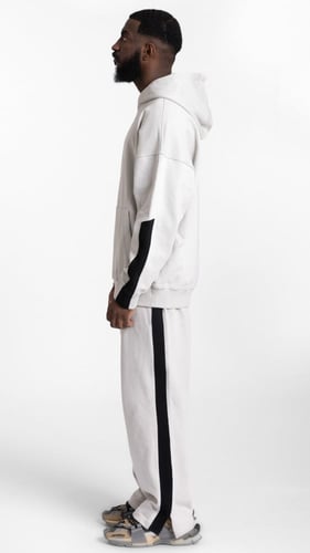 طقم هودي تصميم لاين