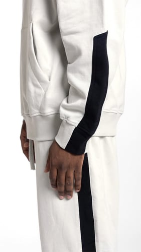 طقم هودي تصميم لاين