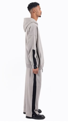 طقم هودي تصميم لاين