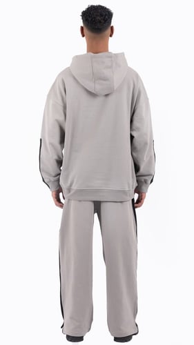 طقم هودي تصميم لاين