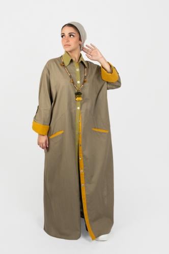 كارديغان بني بأكمام صفراء