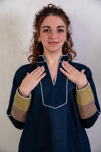 ثوب لينن كحلي