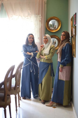 جمبسوت أزرق وبيج