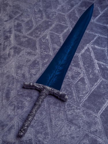 سيف الدارك مون