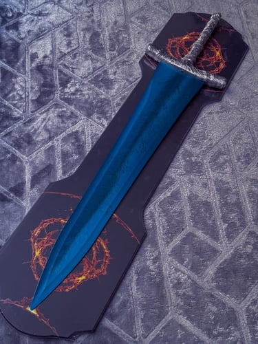 سيف الدارك مون