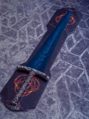 سيف الدارك مون