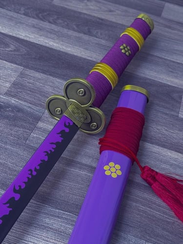 سيف زورو انما مغلف بالهاكي