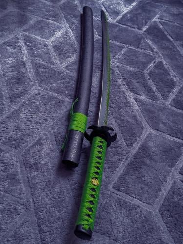 سيف Zombie Hunter
