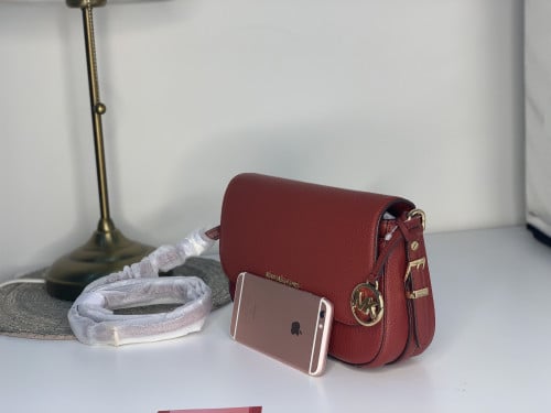 شنطة نسائية من مايكل كورس