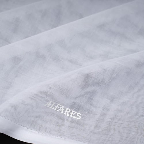 غترة الفارس البيضاء كلاسيكية - علبة سوداء