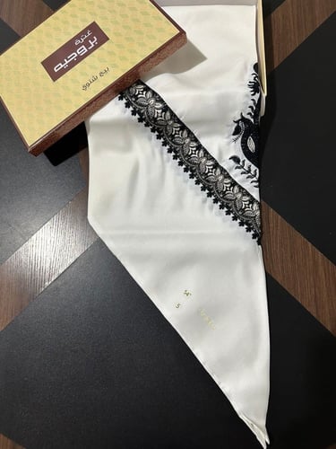 غترة ماركة بروجية مطرزة 2023