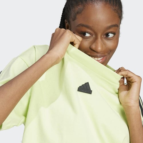 تيشيرت لايف ستايل نسائي من اديداس _ IL3062