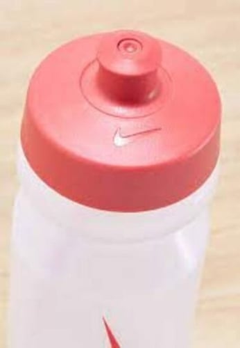 نايك مطارة ماء