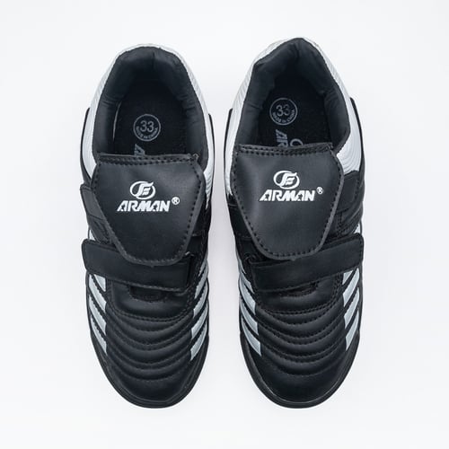 ارمان حذاء كرة قدم ولادي