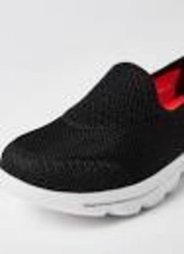 سكيتشرز جو ووك إيفلوشن الترا حذاء النساء - أسود وأ...