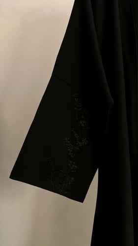 1057 - تطريز ابيض و اسود